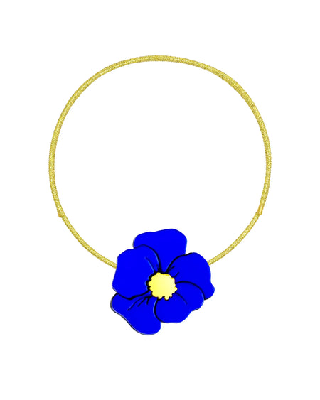 El collar mágico y la flor azul